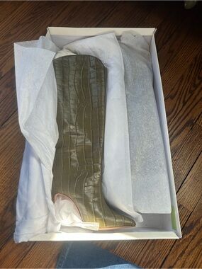 SCHUTZ Maryana Boot Olive Green Croc-Embossed